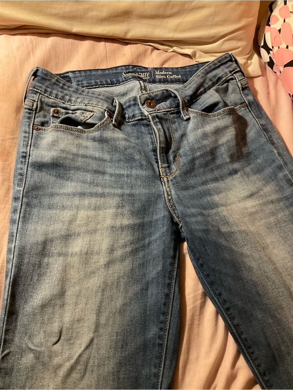 Signature Women's Skinny Jeans in Light Blue Wash